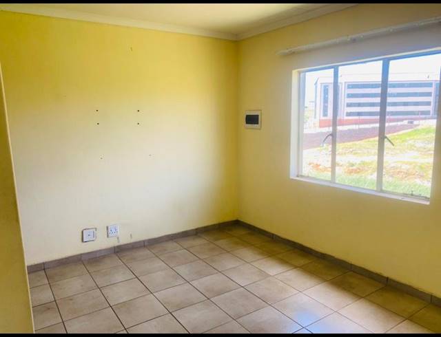 2 BEDROOM PROPERTY TO RENT IN FLEURHOF